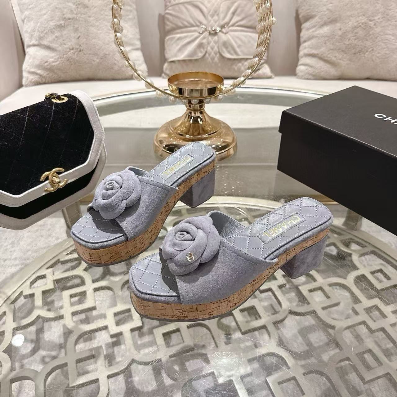 CHANE1 高品質カメリアプラットフォームシューズ【50％割引+送料無料】
