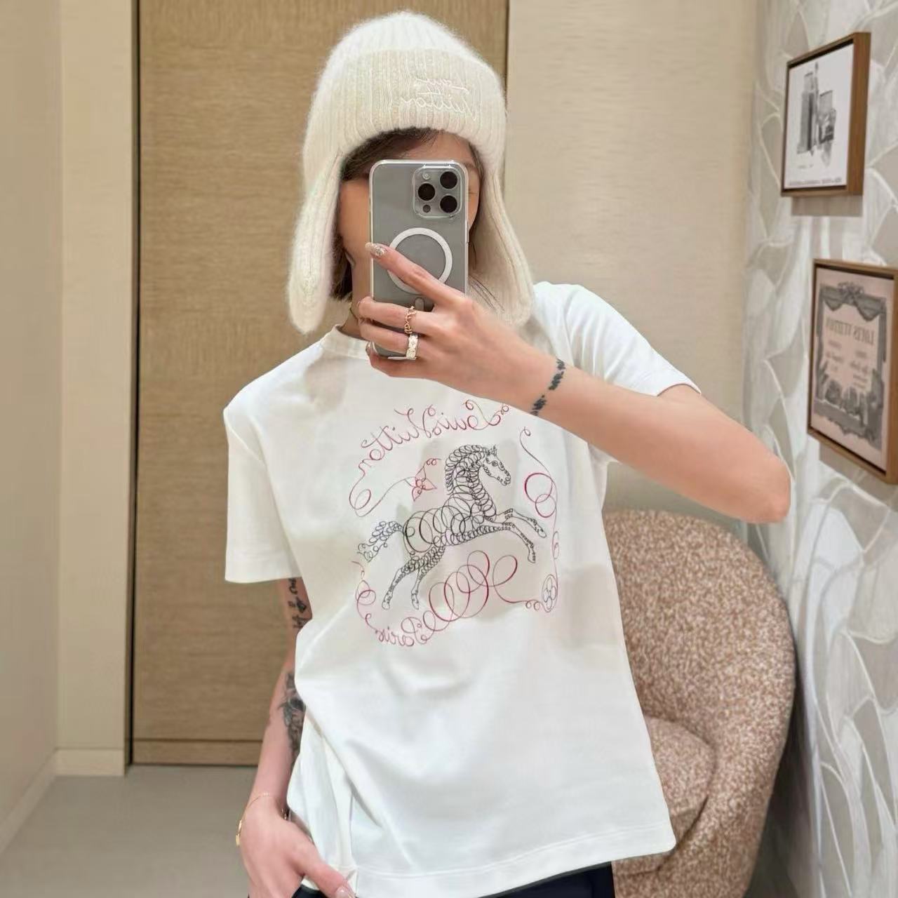 LV グラフィティ ポニー Tシャツ【50％割引+送料無料】