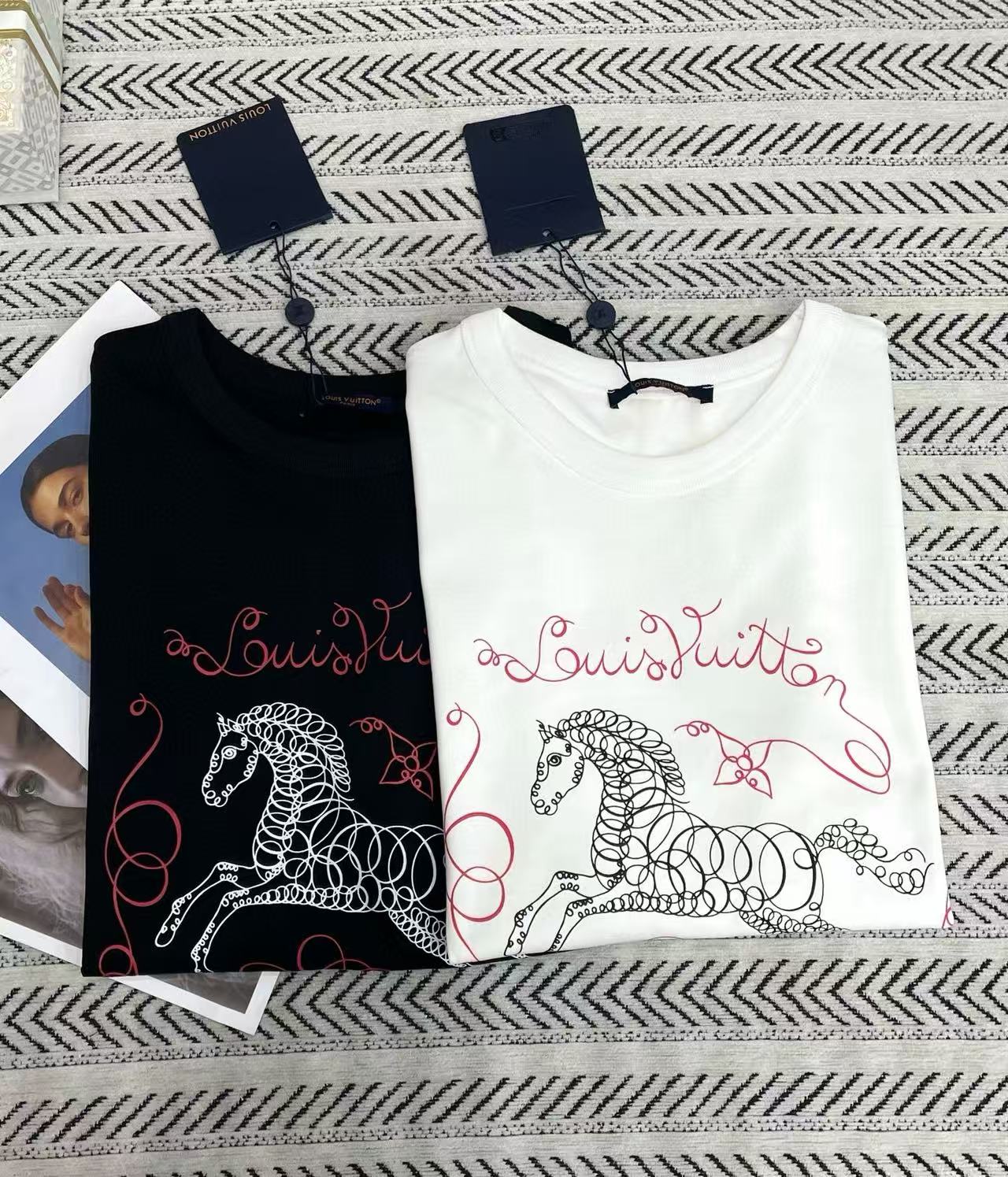 LV グラフィティ ポニー Tシャツ【50%割引+送料無料】