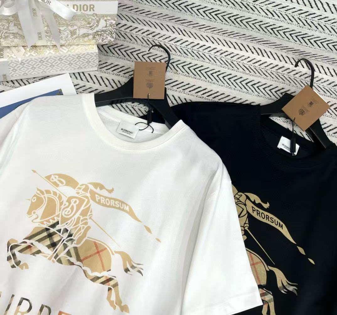 BUR8ERRY ウォーホース レターTシャツ【50％割引+送料無料】