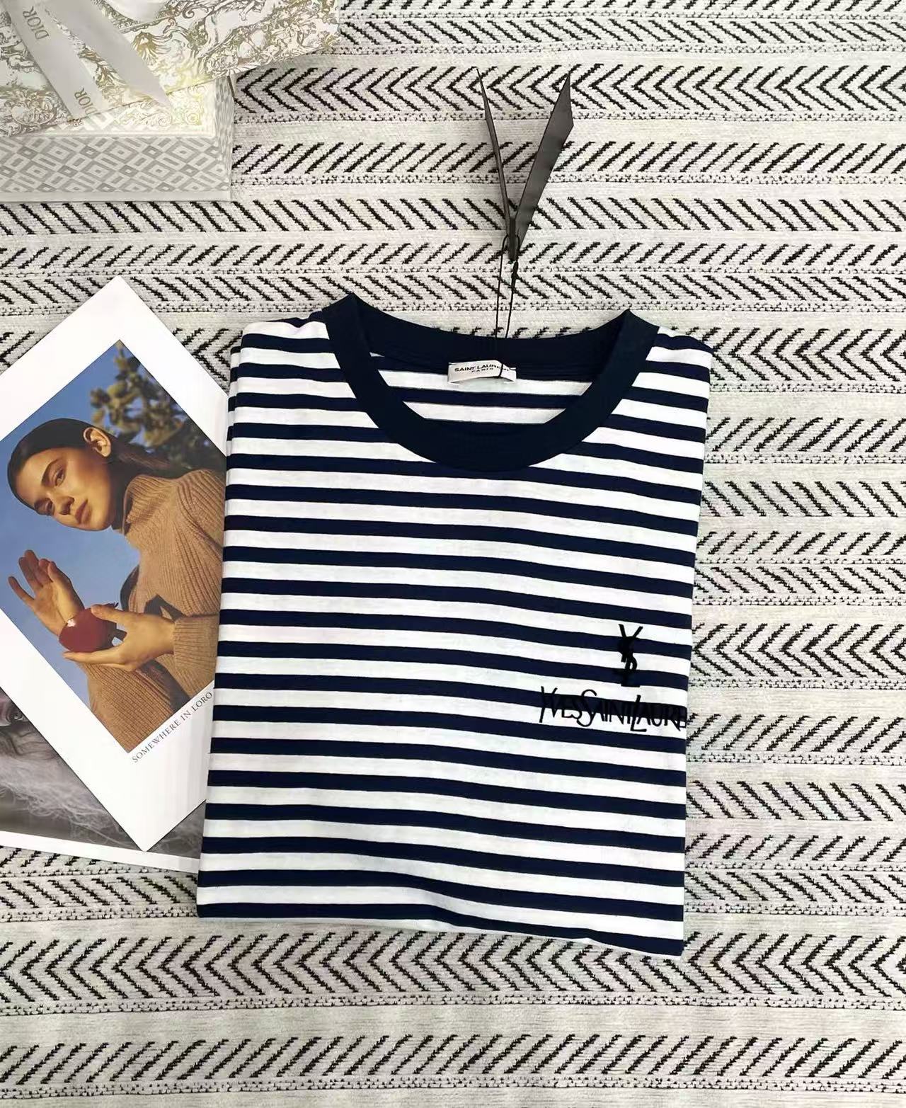 YSL ストライプ フロック レター Tシャツ【50%割引+送料無料】