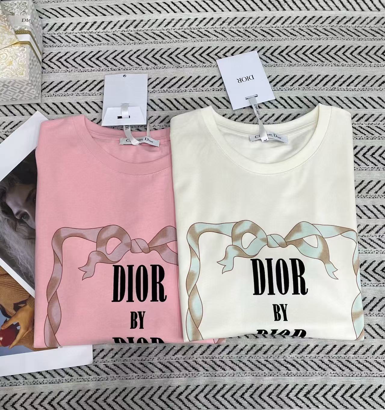 DIOR フロック レター ボウ Tシャツ【50%割引+送料無料】