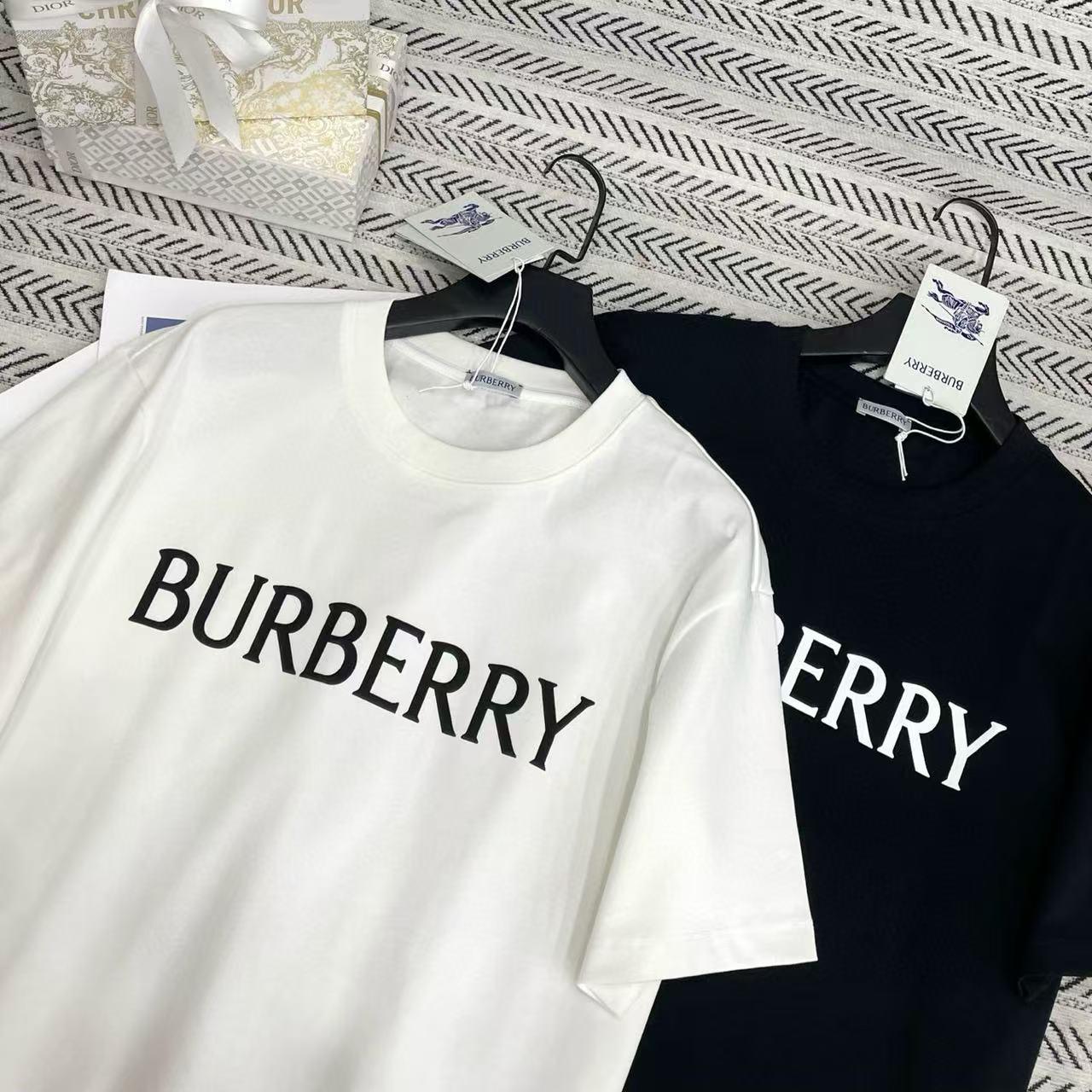 BUR8ERRY シンプルレターTシャツ【50%割引+送料無料】