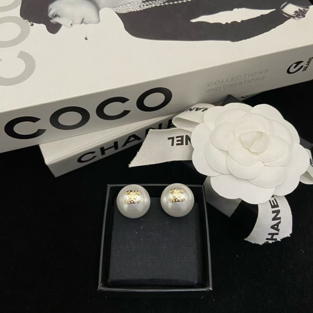 CHANE1 ダブルC パール スタッドピアス【50％割引+送料無料】