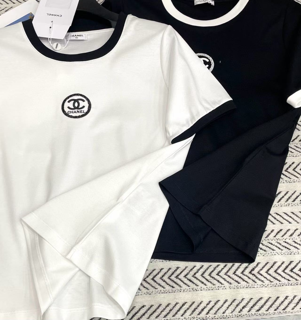 CHANE1 ダブルC 刺繍レターTシャツ【50％割引+送料無料】