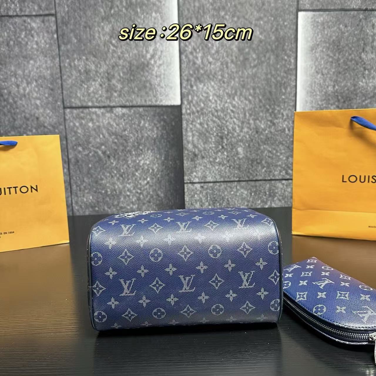 LV メンズ トイレタリーバッグ【50%割引+送料無料】