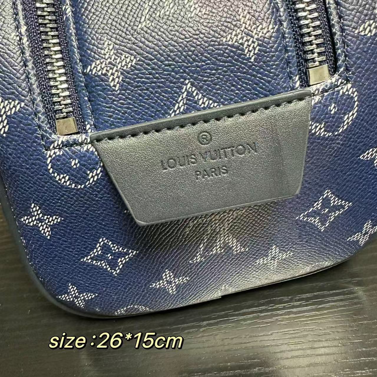 LV メンズ トイレタリーバッグ【50%割引+送料無料】