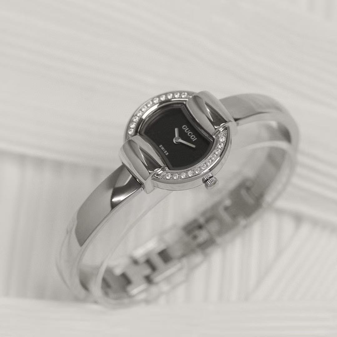 GUCC1 ダイヤモンドブレスレットウォッチ【50%割引+送料無料】