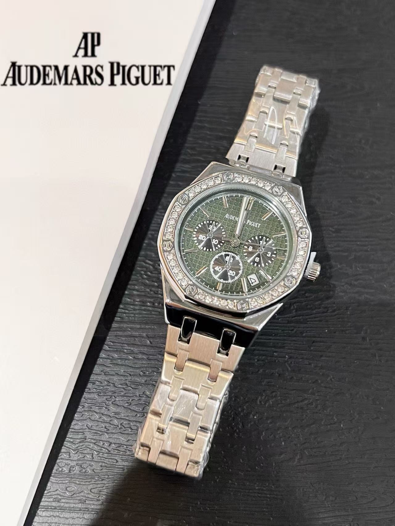 Audemarsp1gueダイヤモンドをあしらったスチールストラップのレディース腕時計【50％割引+送料無料】