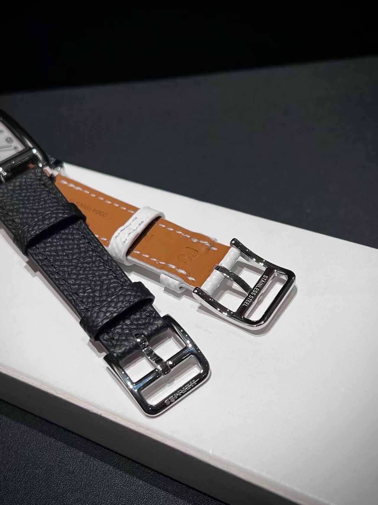 HERME5 ミニマリストレザーウォッチ【50％割引+送料無料】