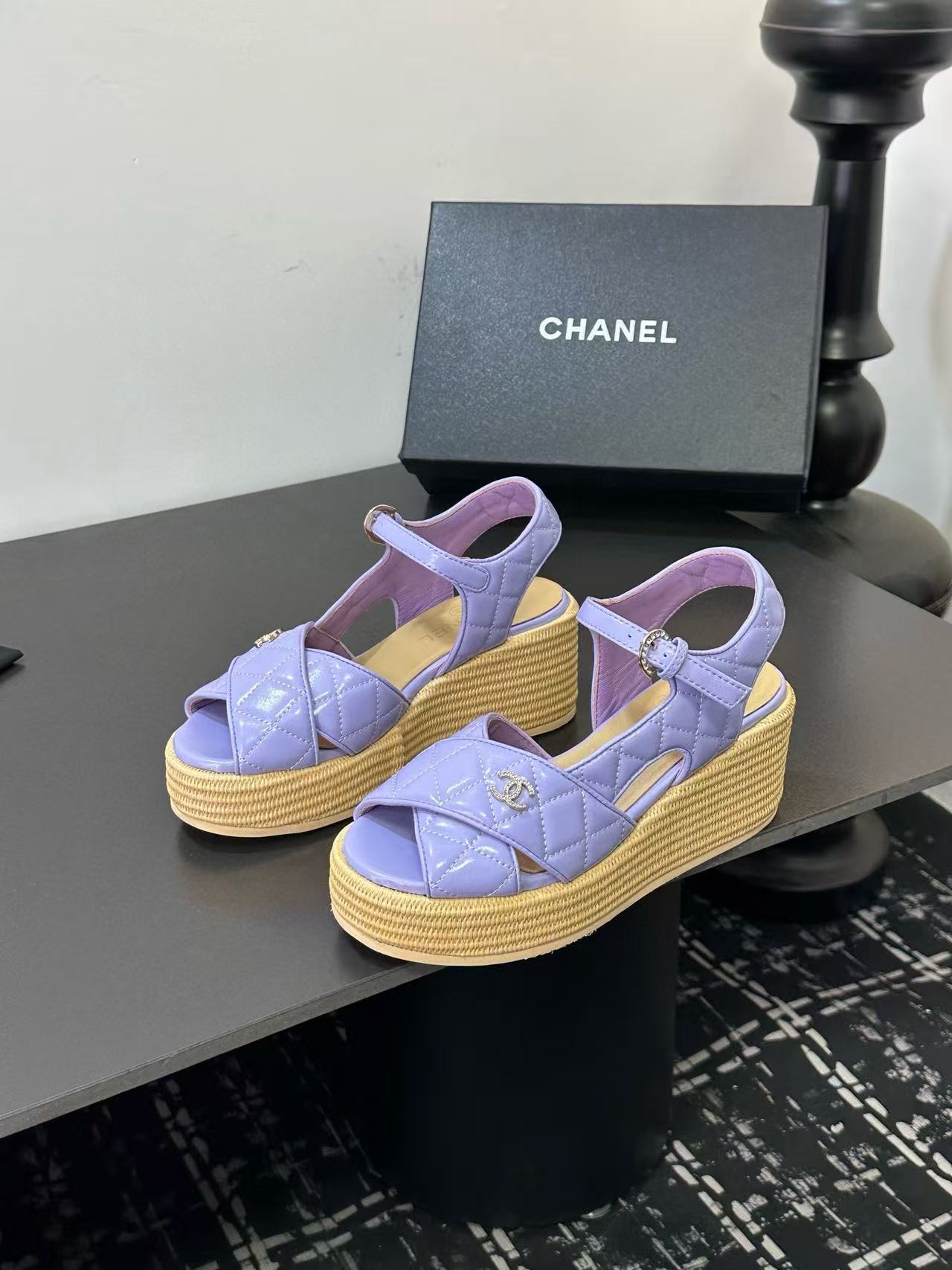 CHANE1 高品質ダブルCラムスキン厚底サンダル【50％割引+送料無料】