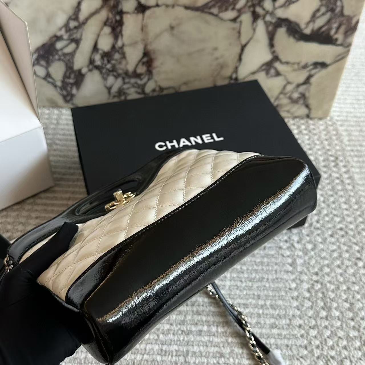 CHANE1 チェーンレザーハンドバッグ【50％割引+送料無料】