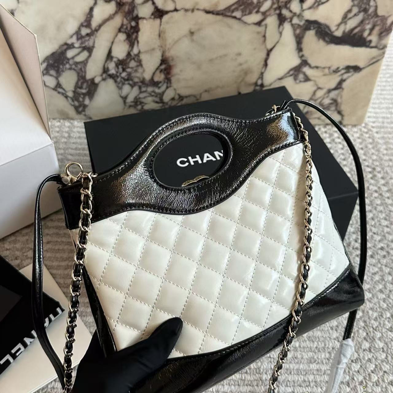 CHANE1 チェーンレザーハンドバッグ【50％割引+送料無料】