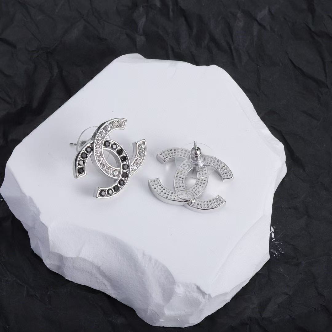 CHANE1 ダイヤモンド ダブルC スタッドピアス【50％割引+送料無料】