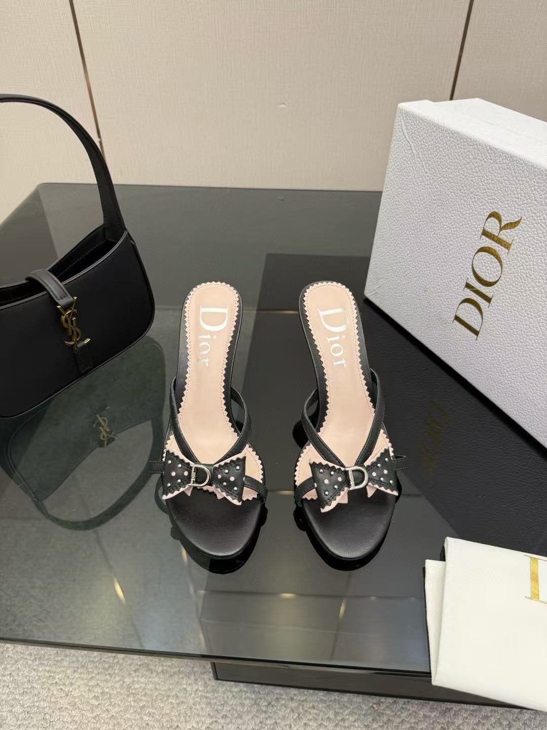 DIORの高品質ボウハイヒール【50％割引+送料無料】
