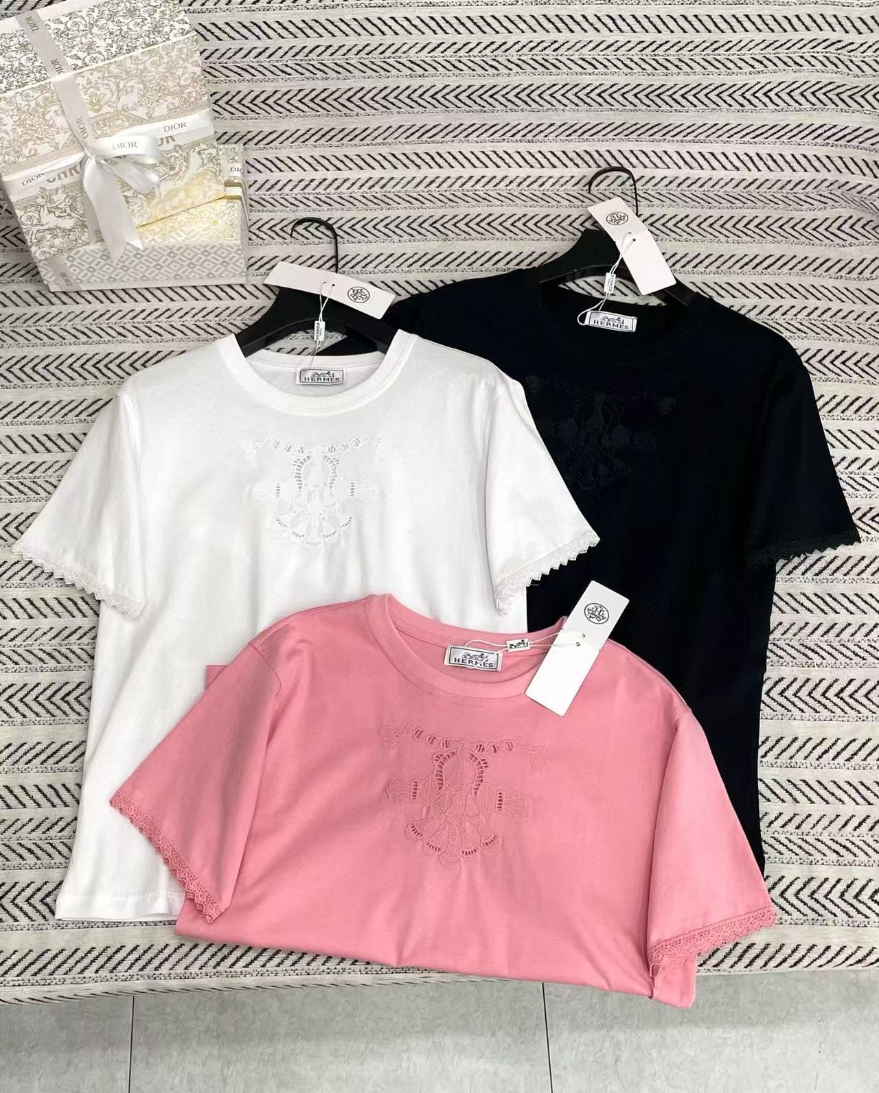 HERME5 刺繍入りTシャツ【50％割引+送料無料】