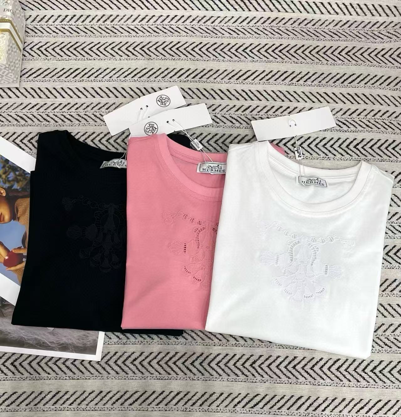HERME5 刺繍入りTシャツ【50％割引+送料無料】