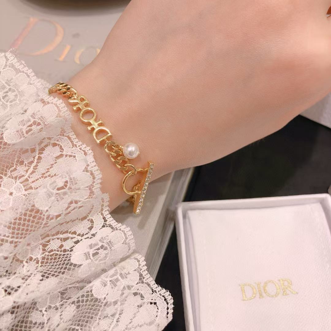 DIORチェーンパールレターブレスレット【50％割引+送料無料】