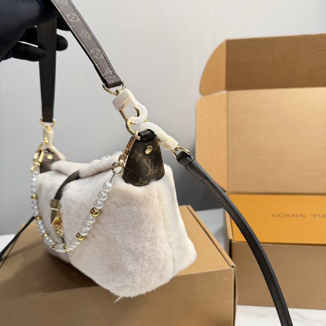 LVパールウールハンドバッグ【50%割引+送料無料】