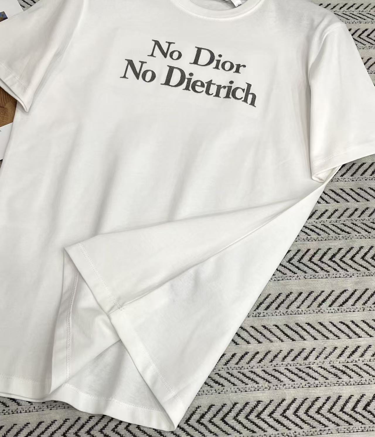 DIOR シンプル エンブロイダリー レター Tシャツ【50%割引+送料無料】