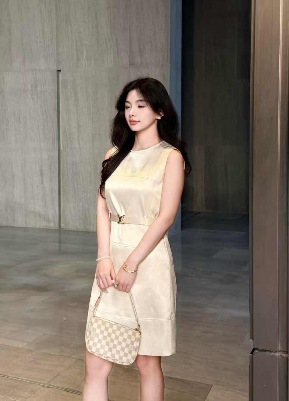 LVプリントのノースリーブドレス【50％割引+送料無料】