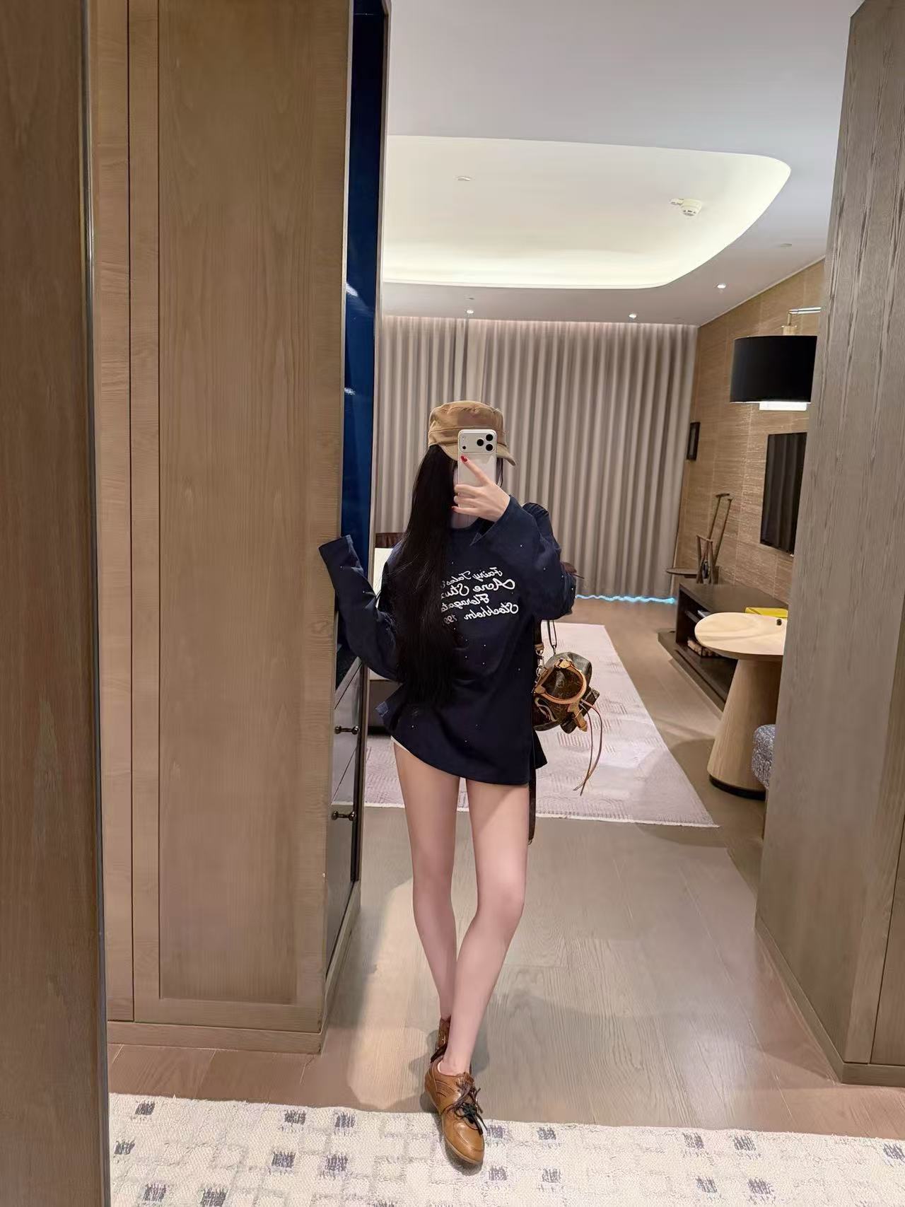 Acne studiosレター長袖Tシャツ【50％割引+送料無料】