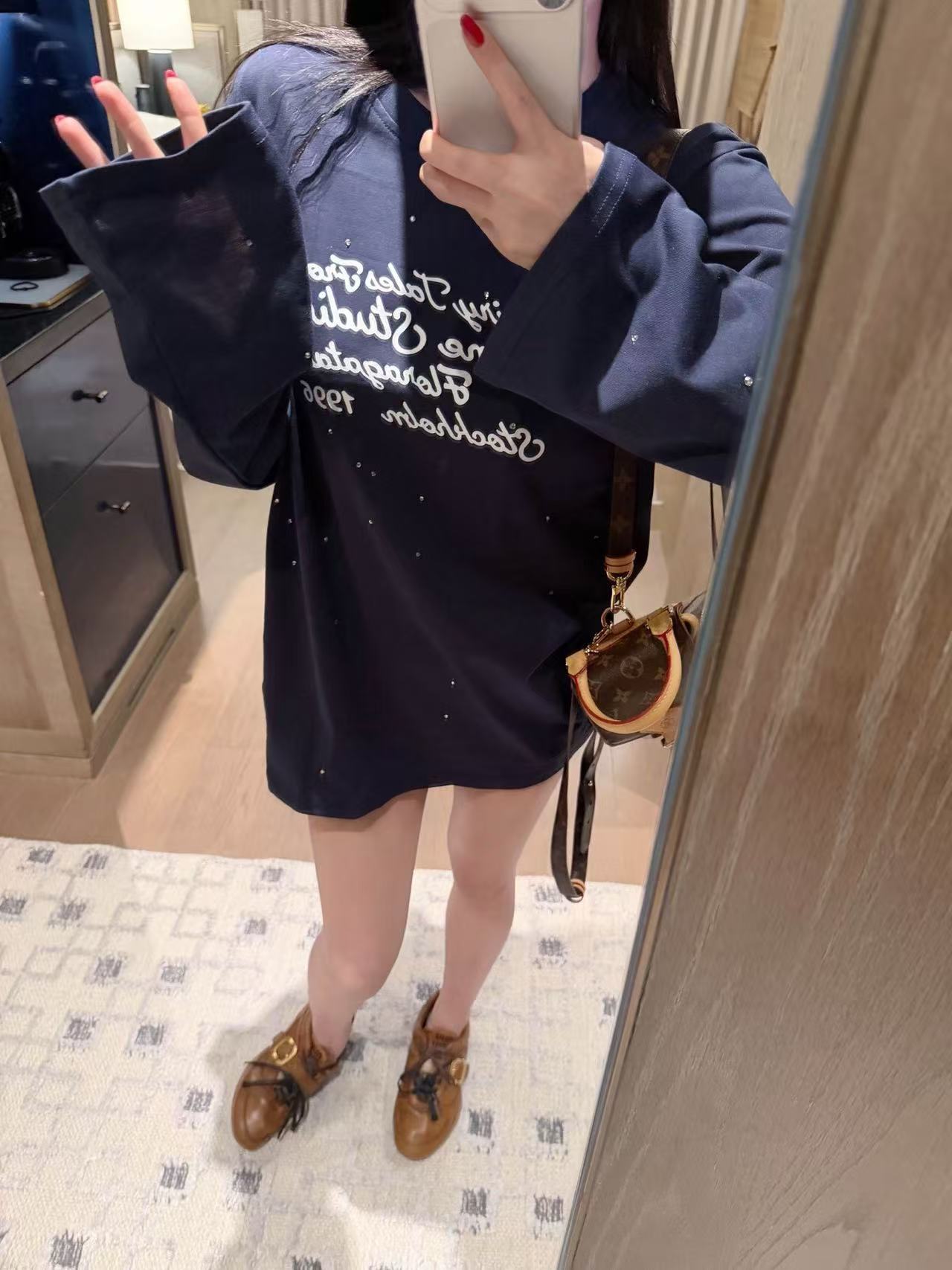 Acne studiosレター長袖Tシャツ【50％割引+送料無料】