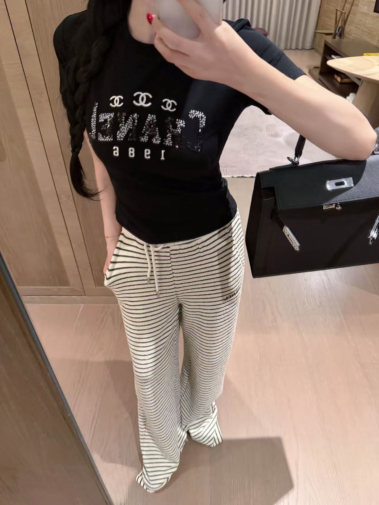 CHANE1 刺繍スパンコールレターTシャツ【50％割引+送料無料】