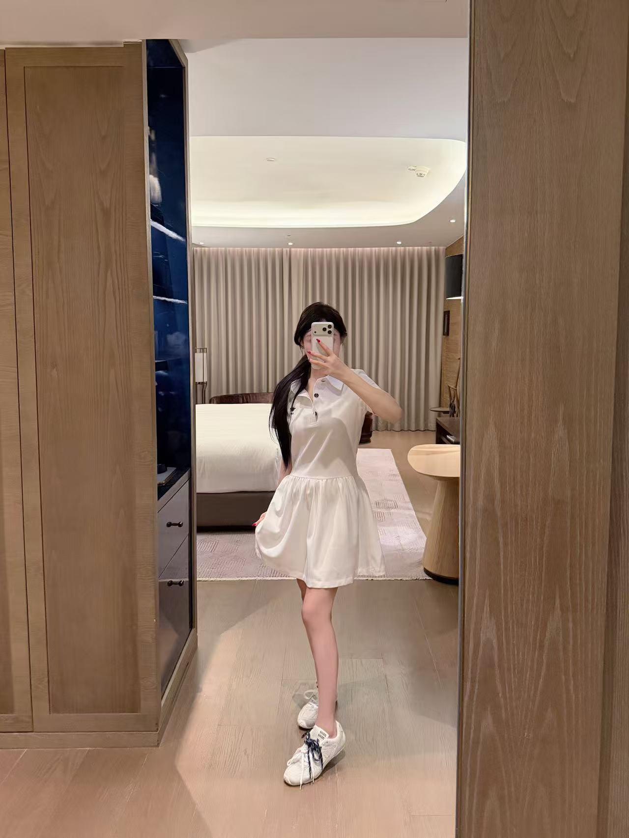 DIOR エンブロイダリー ビー ショートスリーブ ドレス【50％割引+送料無料】