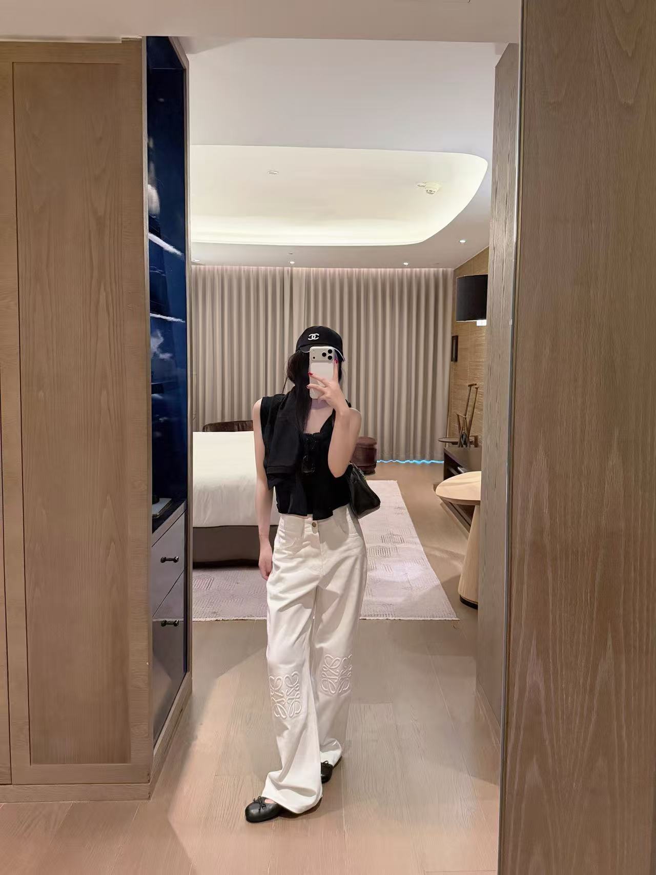 L0WEW 刺繍ジーンズ【50％割引+送料無料】