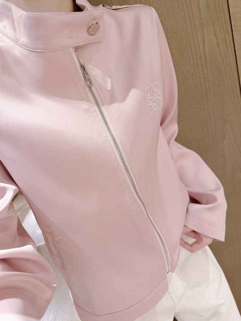 L0WEW 刺繍ロゴ ジップアップジャケット【50％割引+送料無料】