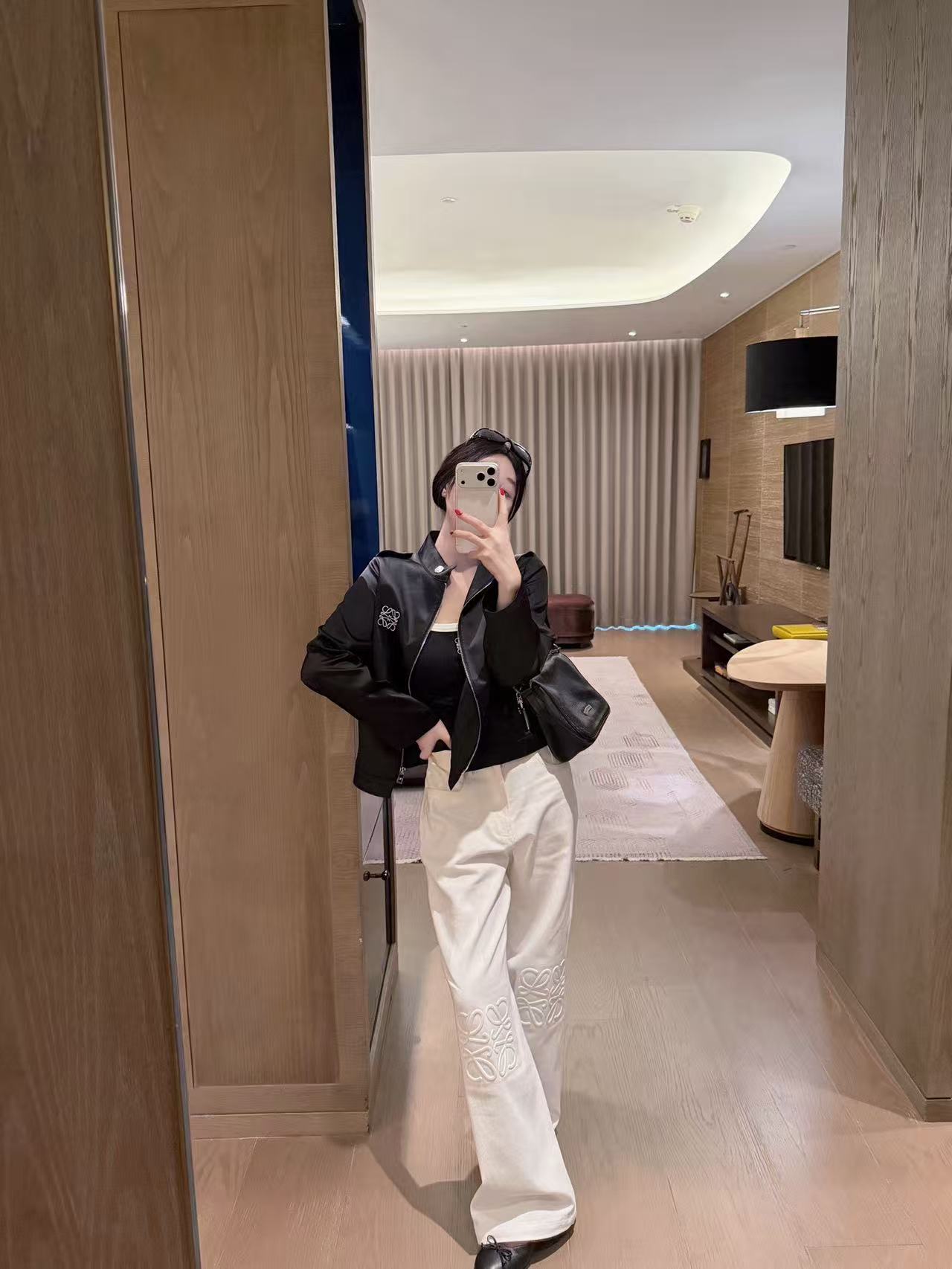 L0WEW 刺繍ロゴ ジップアップジャケット【50％割引+送料無料】