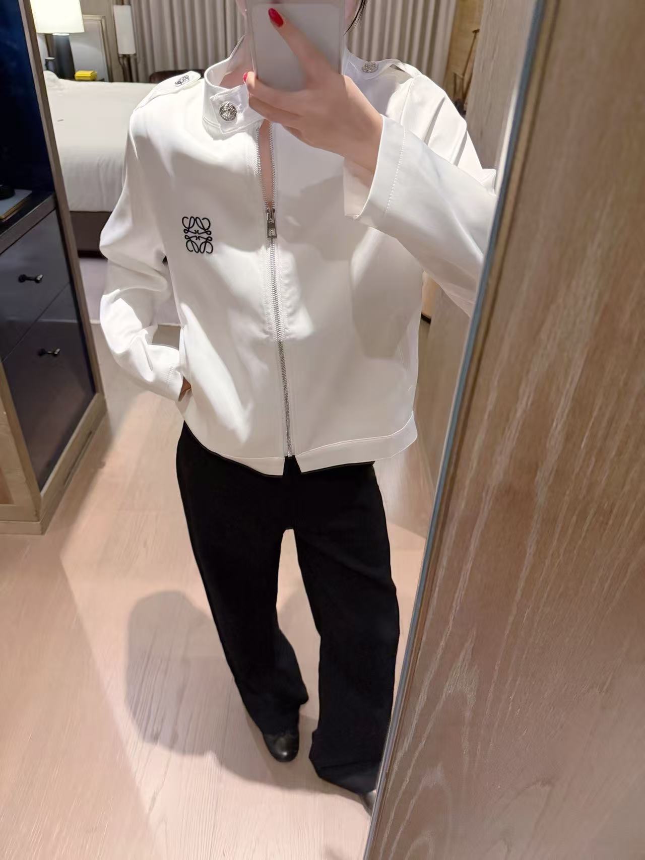 L0WEW 刺繍ロゴ ジップアップジャケット【50％割引+送料無料】