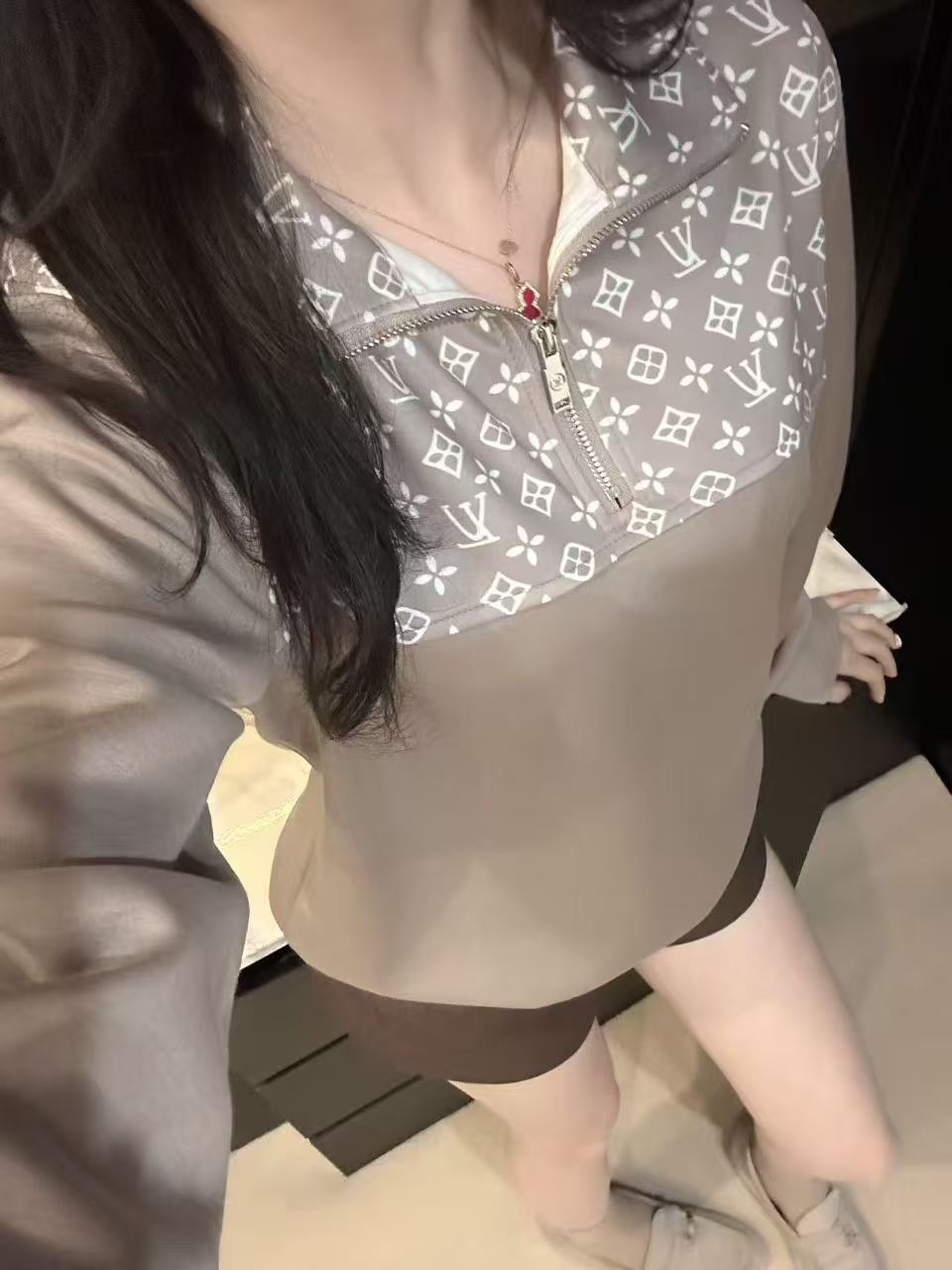 LVスタンドカラーハーフジップスウェットシャツ【50％割引+送料無料】