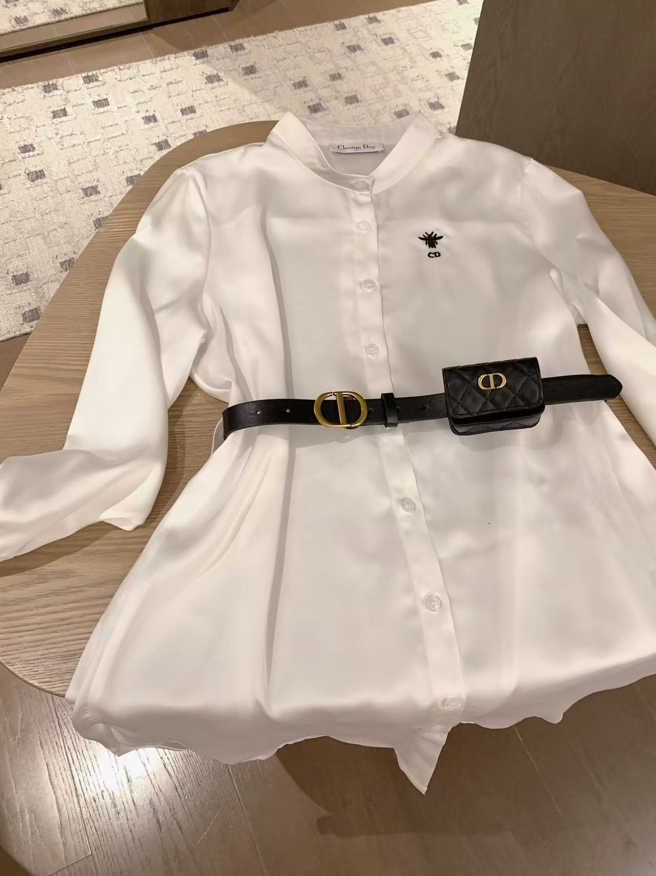 DIORシルク刺繍ビーシャツ【50％割引+送料無料】