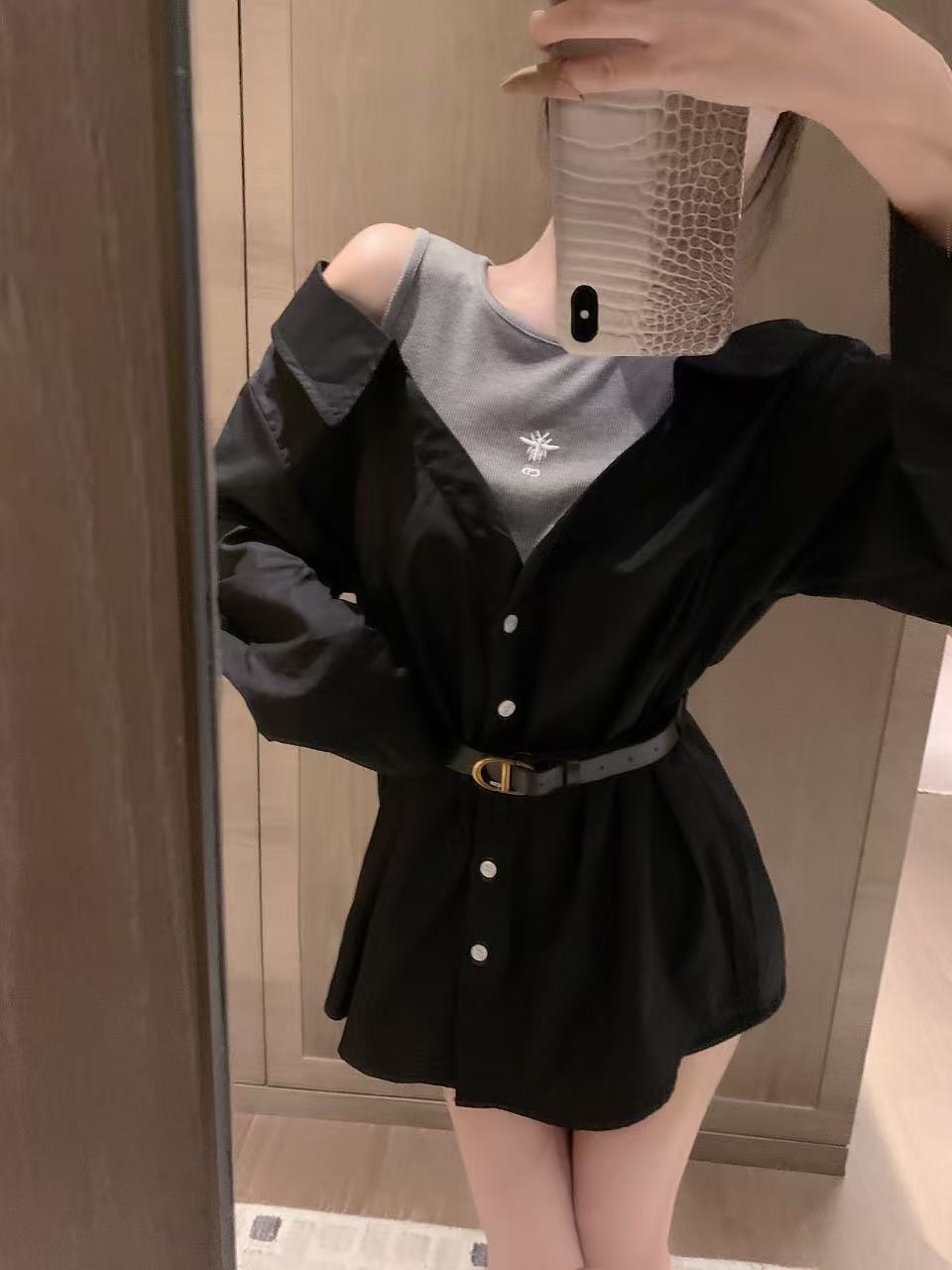 DIOR エンブロイダリー ビー オフショルダー ブラウス【50％割引+送料無料】