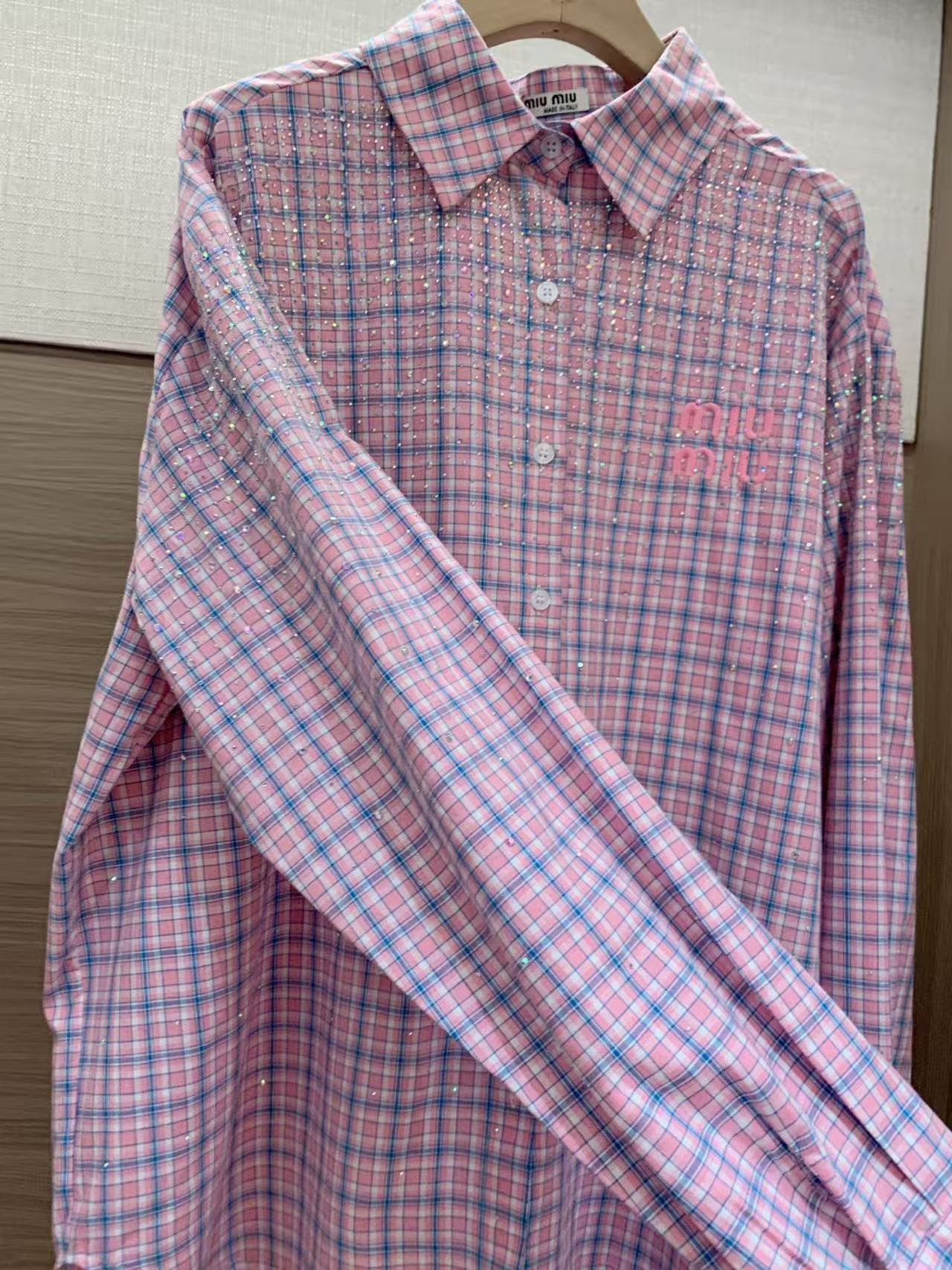 M1UM1U ラインストーン チェックシャツ【50％割引+送料無料】