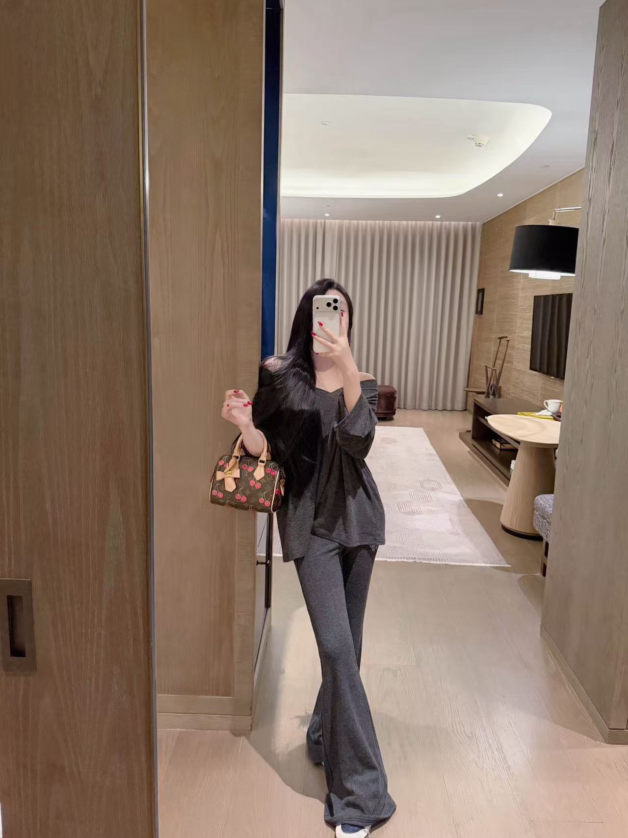 Chr0me Hearts ラインストーン Vネック トップ + パンツ セット【50％割引+送料無料】