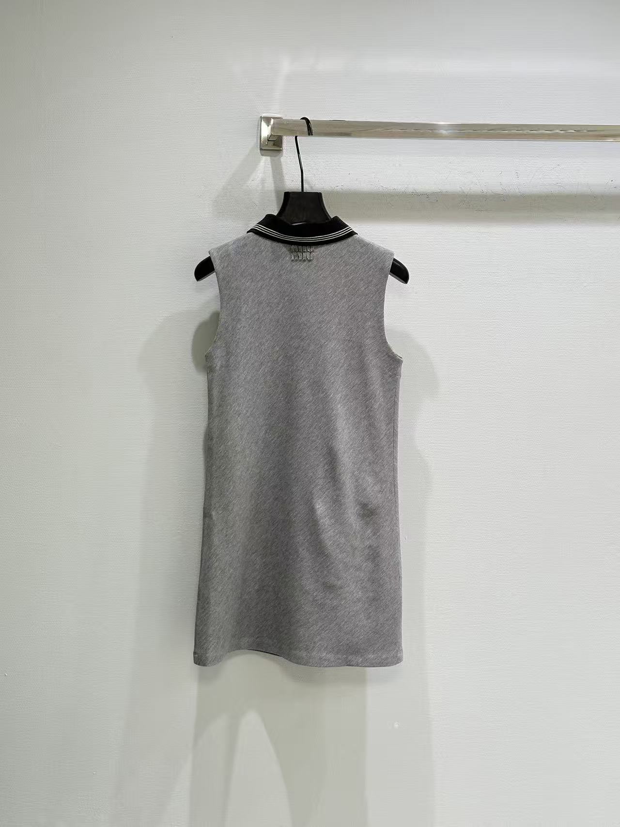 M1UM1U カラーブロック ノースリーブ ドレス【50％割引+送料無料】