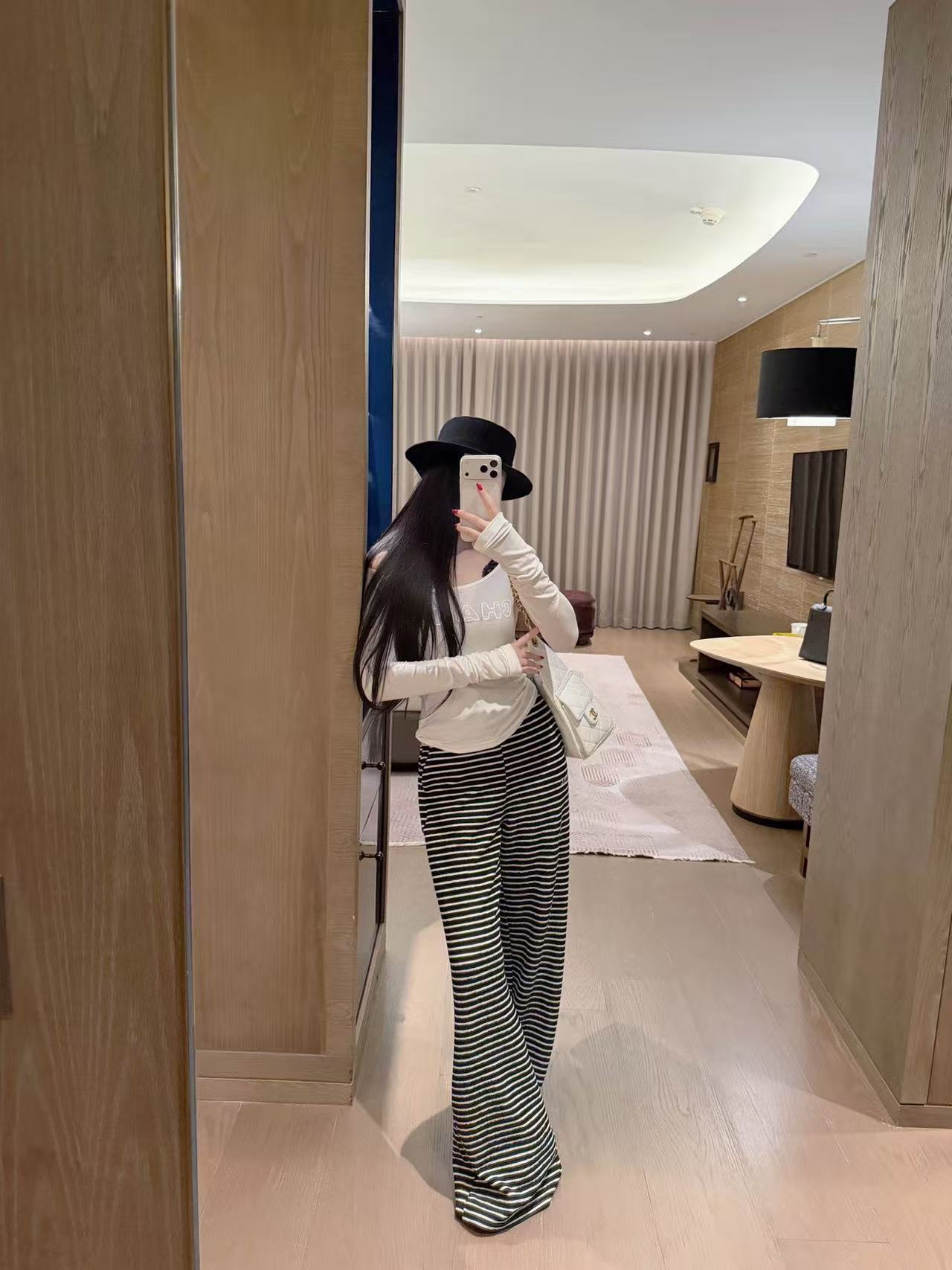 CHANE1 3DレターTシャツ【50％割引+送料無料】