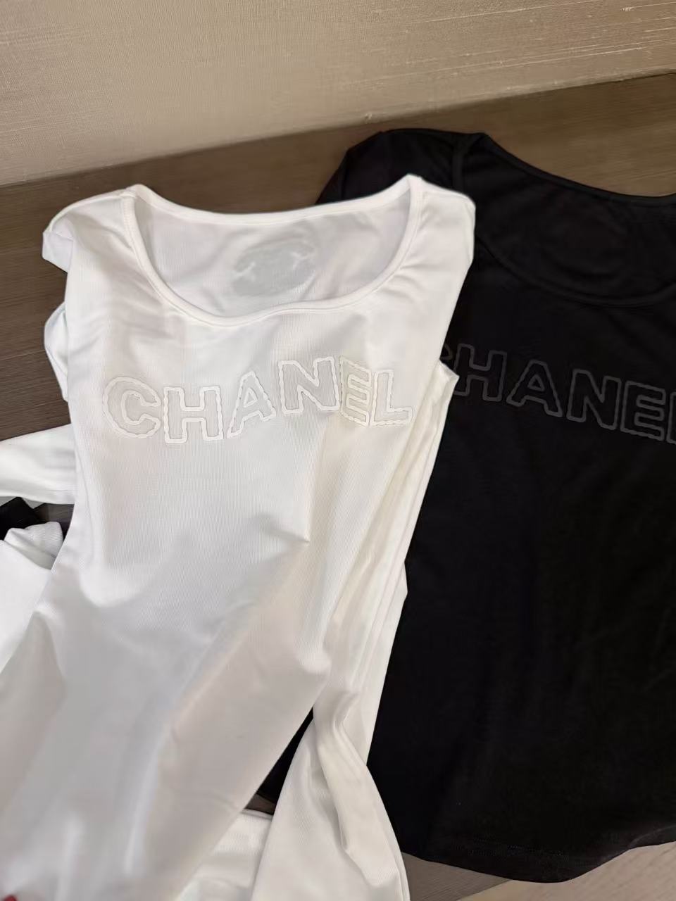 CHANE1 3DレターTシャツ【50％割引+送料無料】