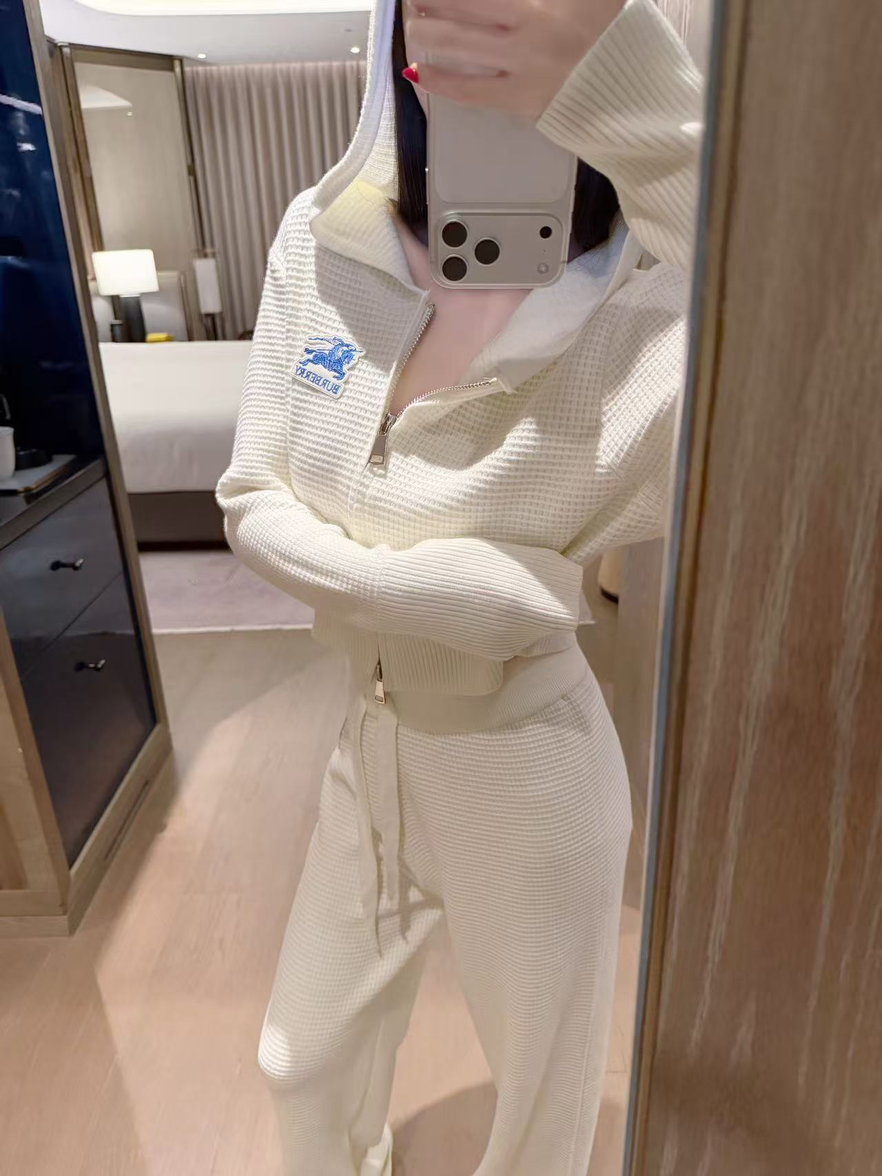 BUR8ERRY ウォーホース パーカー + パンツ ツーピースセット【50％割引+送料無料】