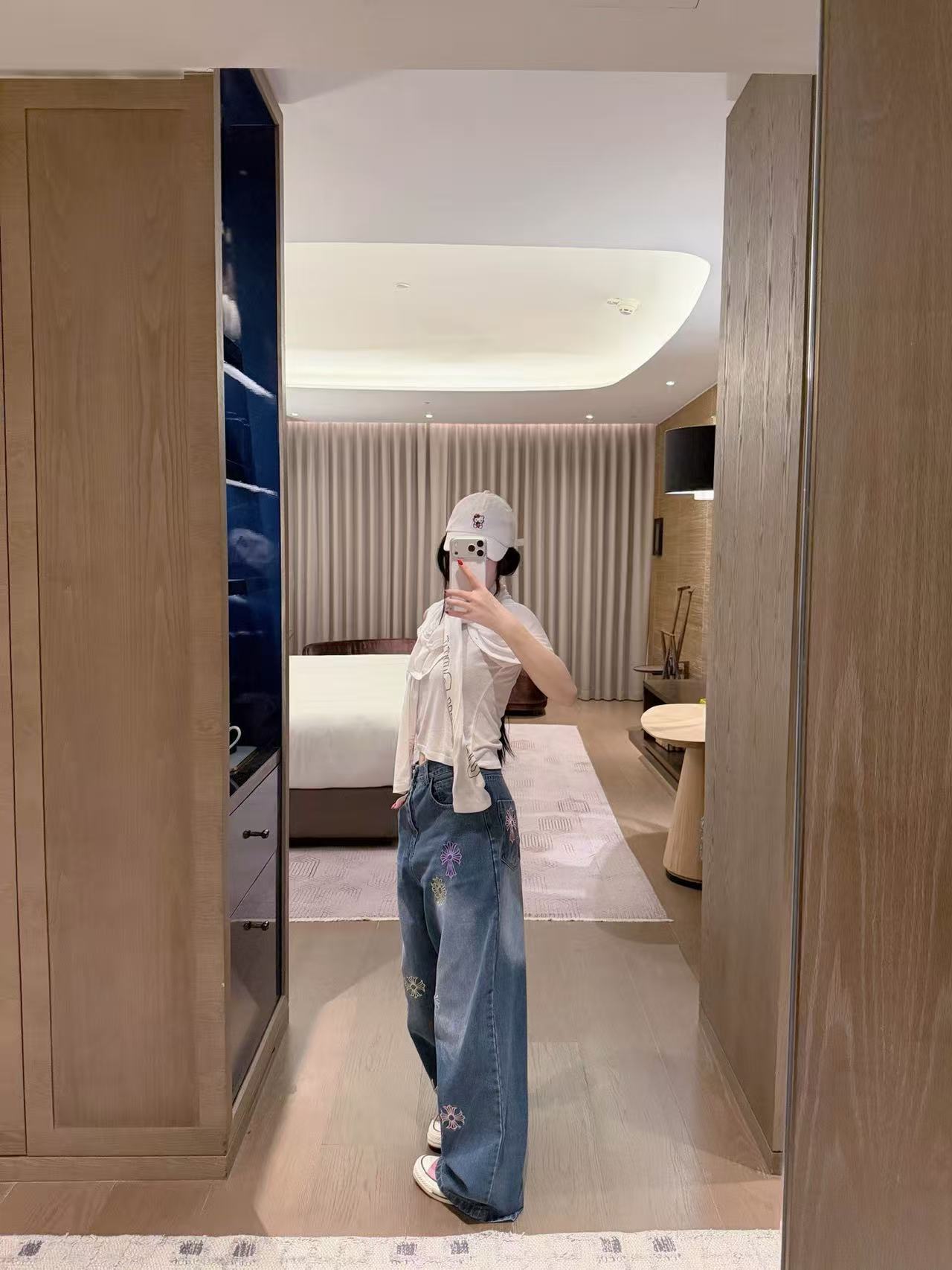 Chr0me Heartsカラフルなクロス刺繍のジーンズ【50%割引+送料無料】