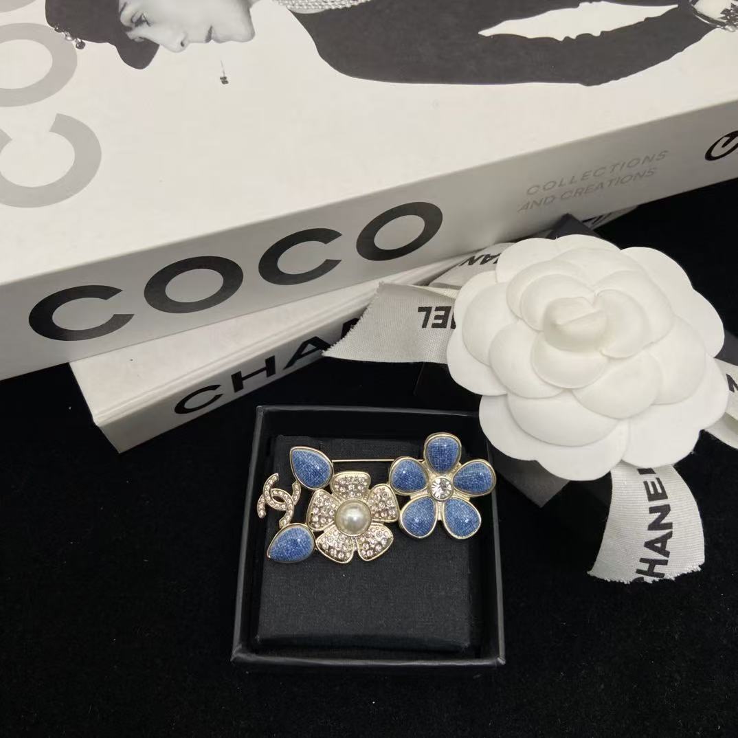 CHANE1 ダブルC ブルーフラワーブローチ【50％割引+送料無料】