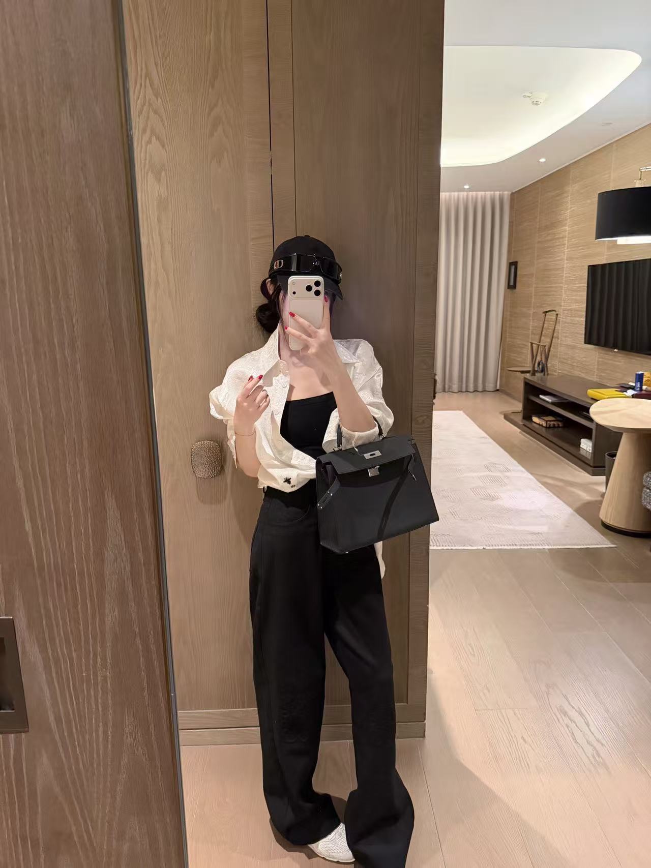 DIOR 刺繍ビーシルクシャツ【50%割引+送料無料】