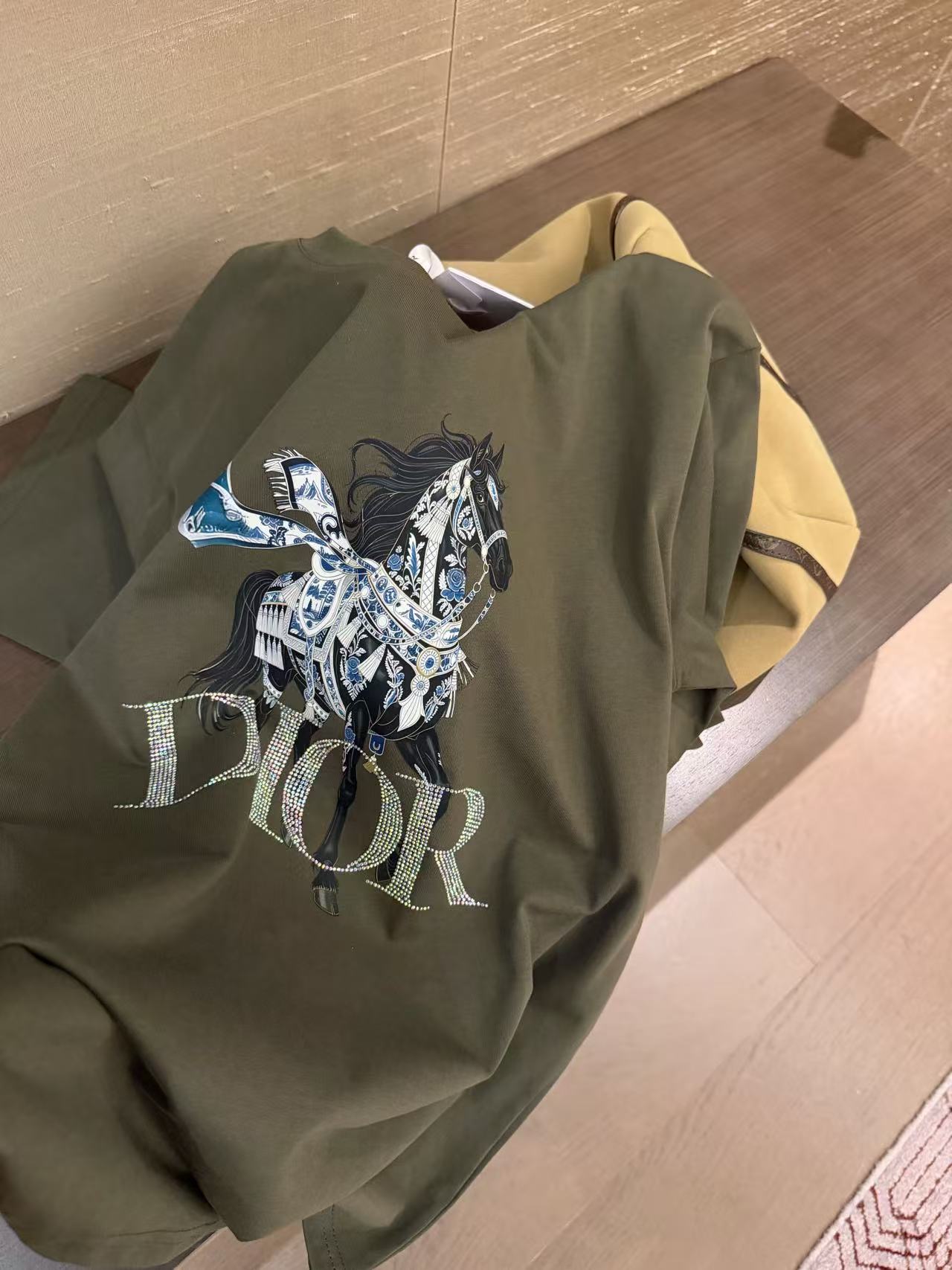 DIOR ポニーレターTシャツ【50％割引+送料無料】