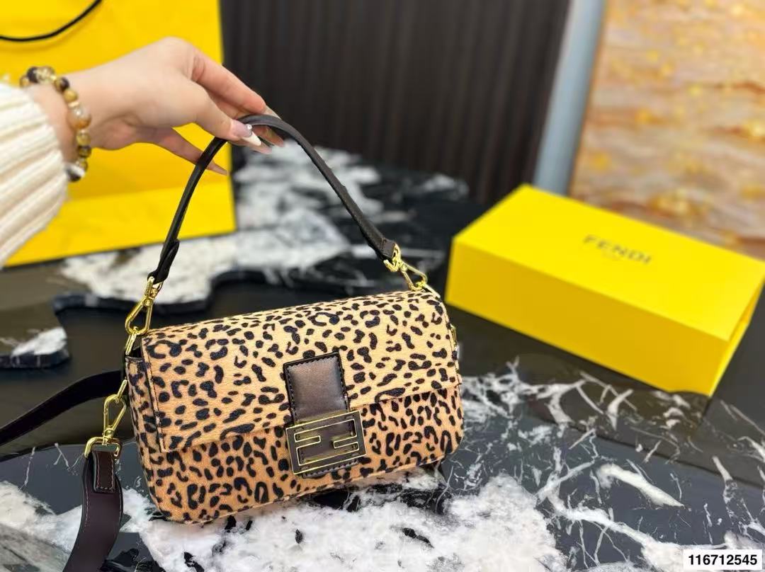 FEND1 レオパードプリント バゲットハンドバッグ【50％割引+送料無料】