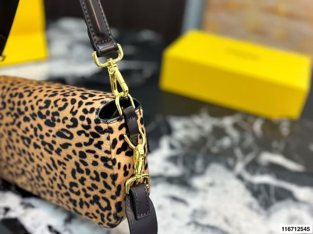 FEND1 レオパードプリント バゲットハンドバッグ【50％割引+送料無料】