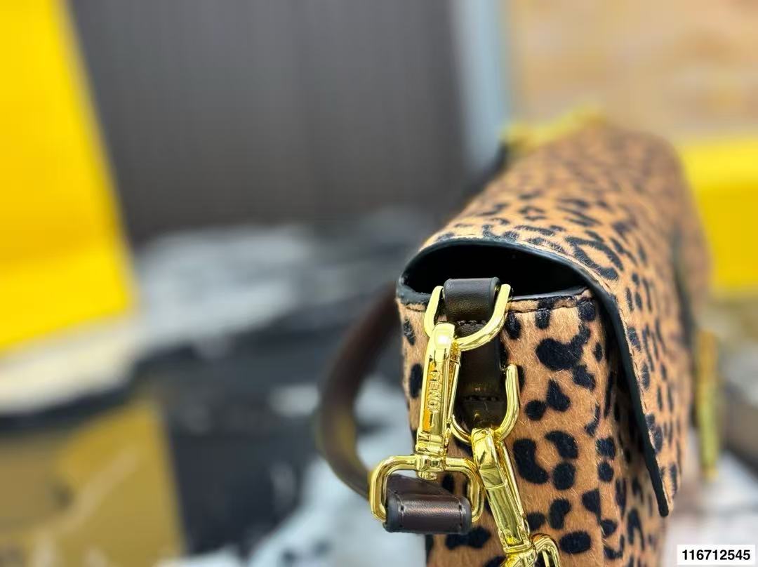 FEND1 レオパードプリント バゲットハンドバッグ【50％割引+送料無料】