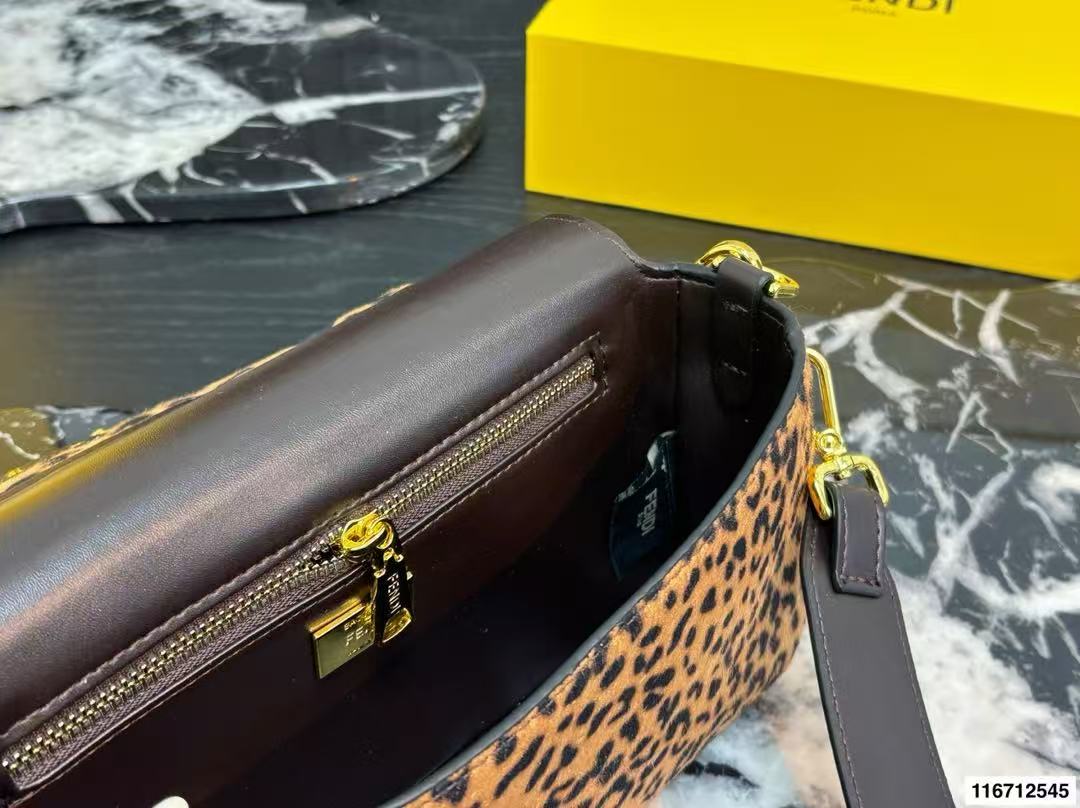 FEND1 レオパードプリント バゲットハンドバッグ【50％割引+送料無料】